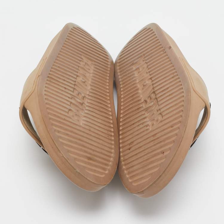 Pre Owned Balenciaga Beige Rubber Logo Pool Slides Size 39