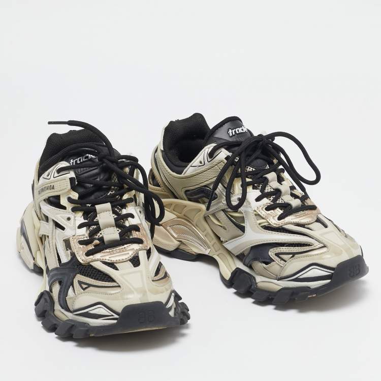 Pre Owned Balenciaga White/Black Faux Leather and Mesh Track 2 Sneakers Size 39