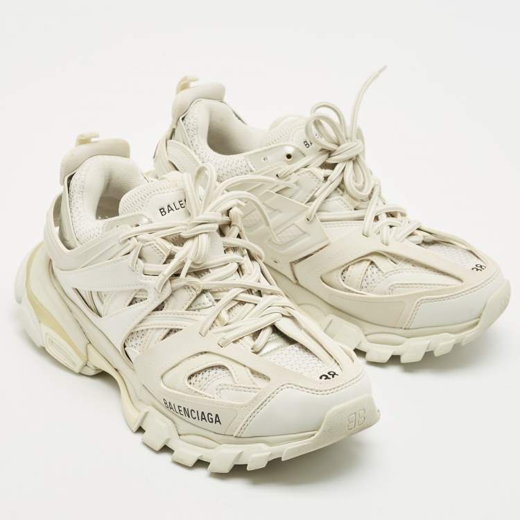 مملوكة مسبقًا Balenciaga White  Mesh and Faux Leather Track Sneakers Size 38