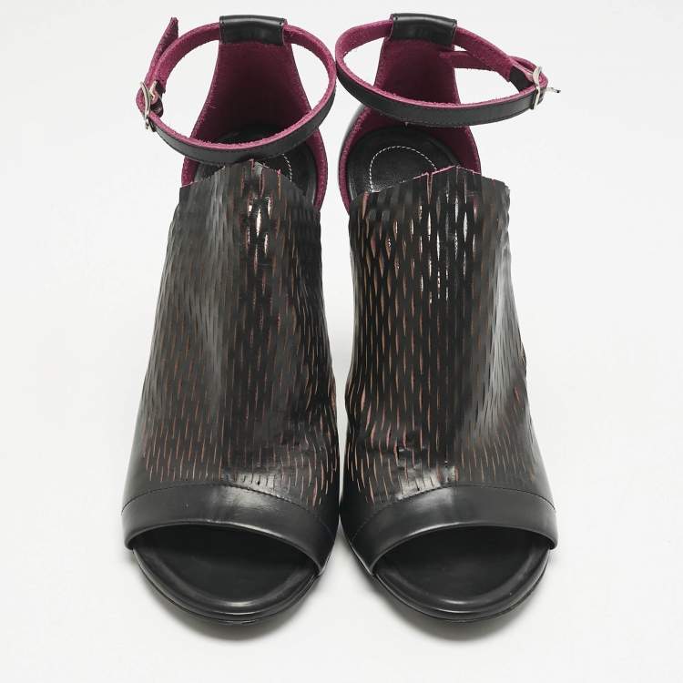 Pre Owned Balenciaga Black/Pink Lasercuts Leather Glove  Sandals Size 37