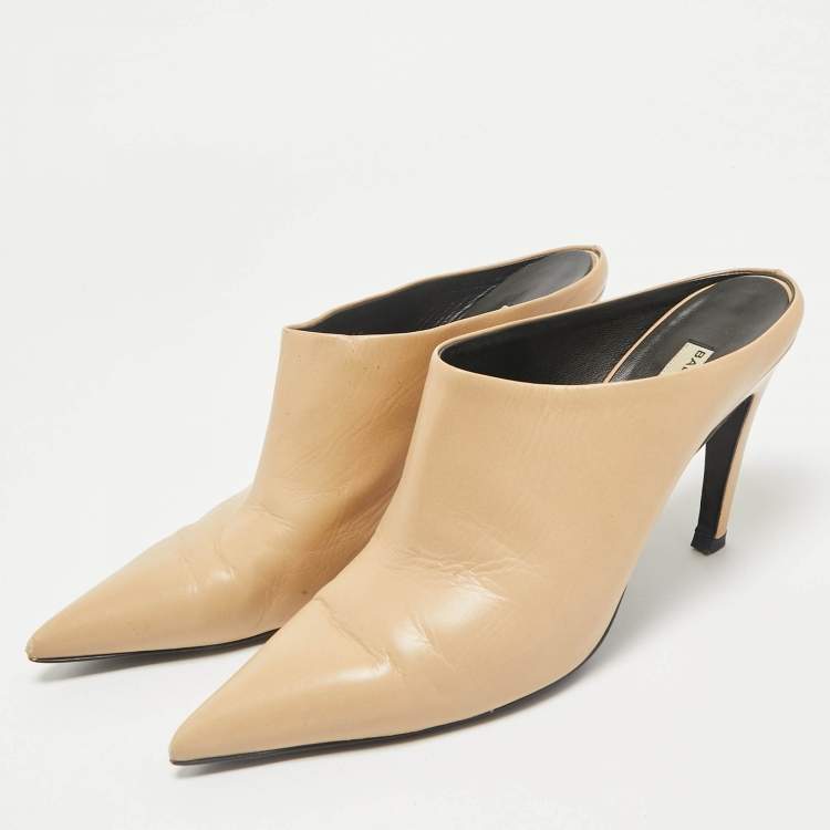 Pre Owned Balenciaga Beige Leather Pointed Toe  Mules Size 38