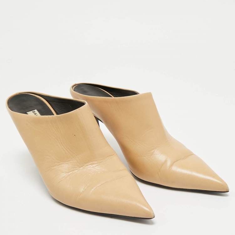 Pre Owned Balenciaga Beige Leather Pointed Toe  Mules Size 38