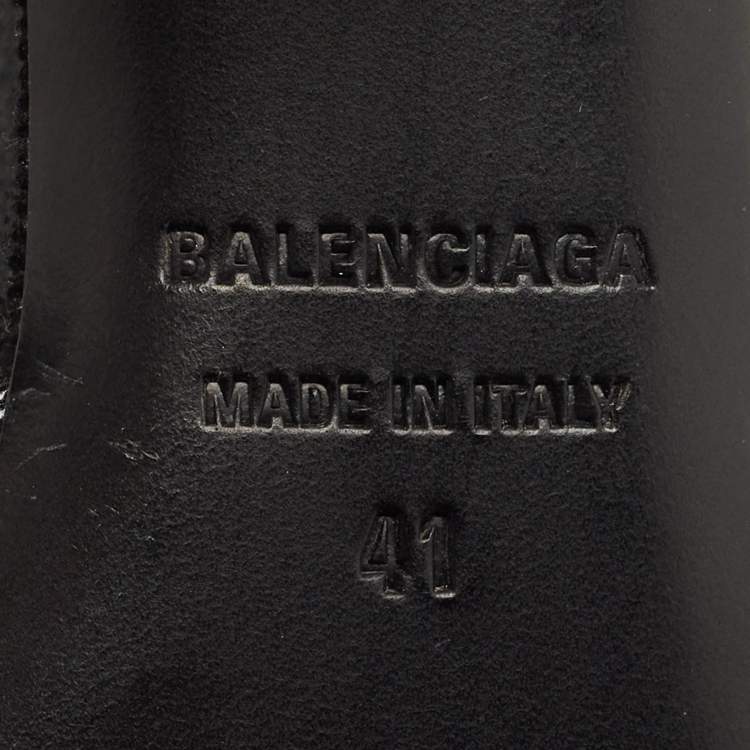 مملوكة مسبقًا Balenciaga Black Coated Fabric BB Knife Pumps Size 41
