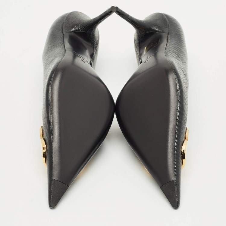 مملوكة مسبقًا Balenciaga Black Coated Fabric BB Knife Pumps Size 41