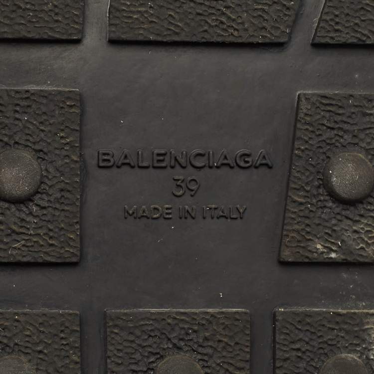 Pre Owned Balenciaga Black/Blue Fabric and Leather Race Runner Low Top Sneakers Size 39