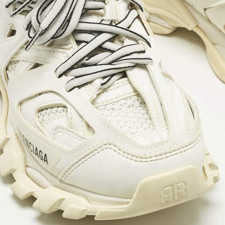 Pre Owned حذاء رياضي بالتسياغا تراكا رباط شبك وجلد أبيض مقاس 37