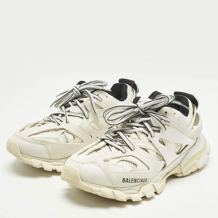 Pre Owned حذاء رياضي بالتسياغا تراكا رباط شبك وجلد أبيض مقاس 37