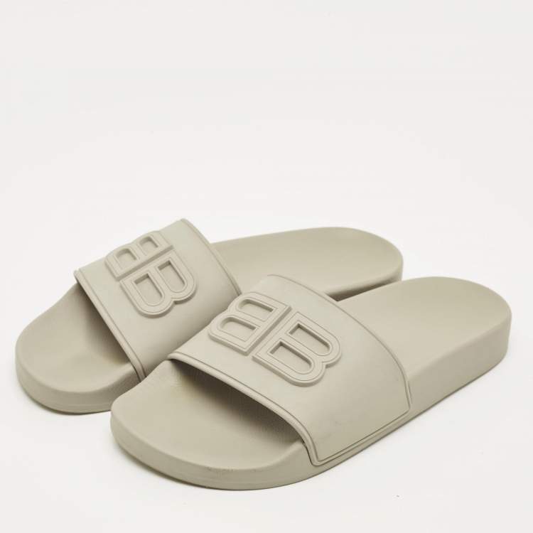 Pre Owned Balenciaga BB Logo Size 37 Grey Rubber Pool Slide