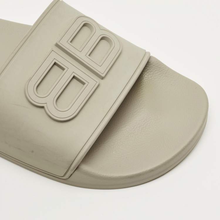 Pre Owned Balenciaga BB Logo Size 37 Grey Rubber Pool Slide