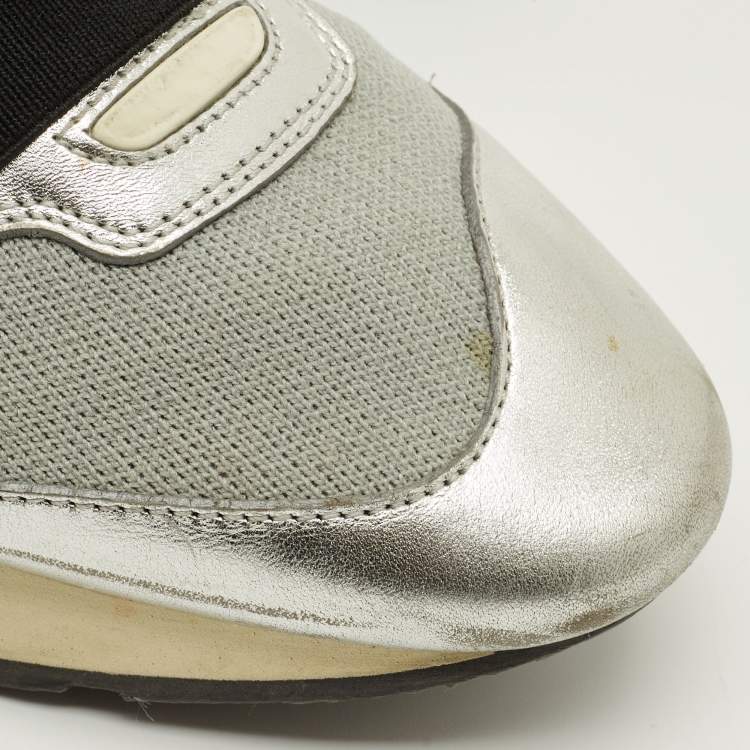 Pre Owned Balenciaga Race Runner Size 39 Silver/Grey Leather and Mesh Low Top Sneakers