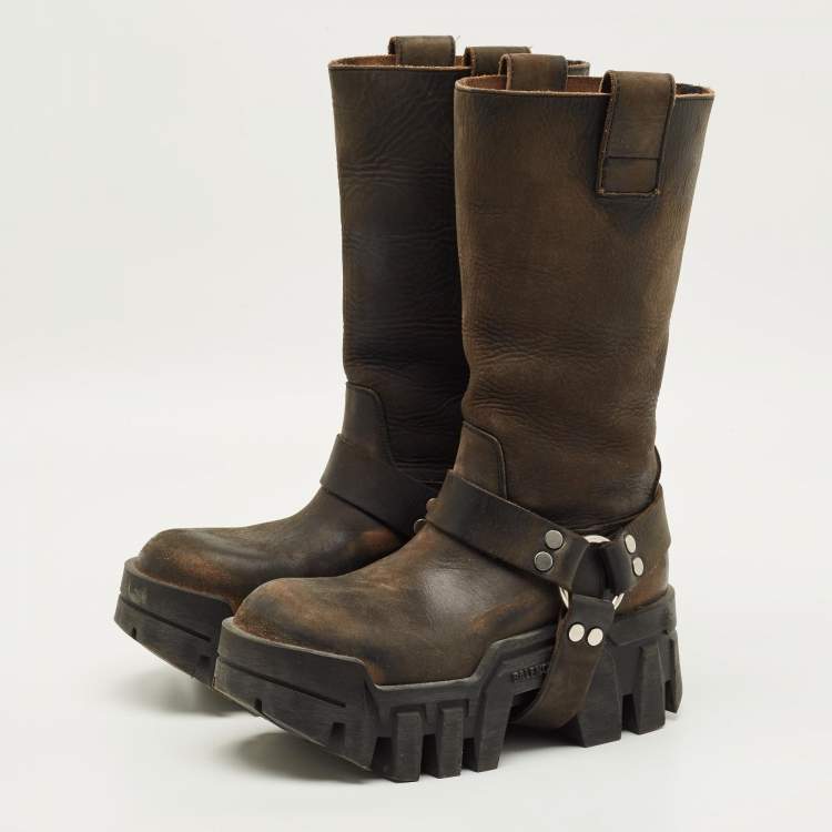 مملوكة مسبقًا Balenciaga Bulldozer Size 39 Brown Leather Harness Boots