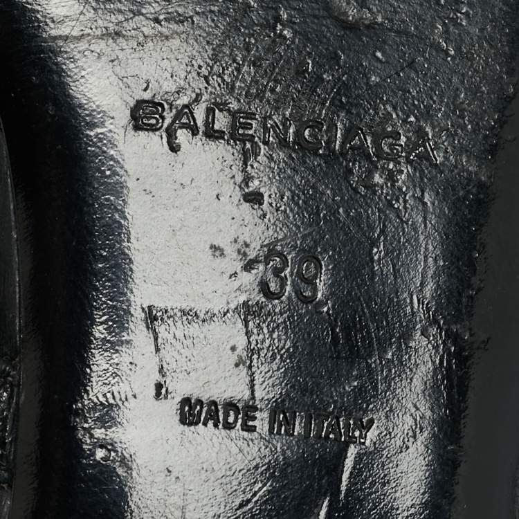 Pre Owned Balenciaga Arena Size 39 Black Leather Studded Flat Slide