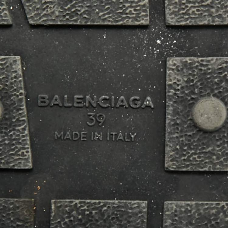 Pre Owned Balenciaga Race Runner Size 39 Black Leather and Stretch Fabric Low Top Sneakers