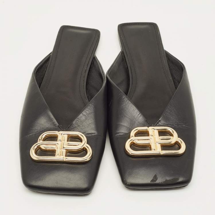 Pre Owned Balenciaga Cosy BB Size 38 Black Leather Flat Mules