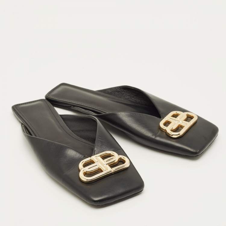 Pre Owned Balenciaga Cosy BB Size 38 Black Leather Flat Mules