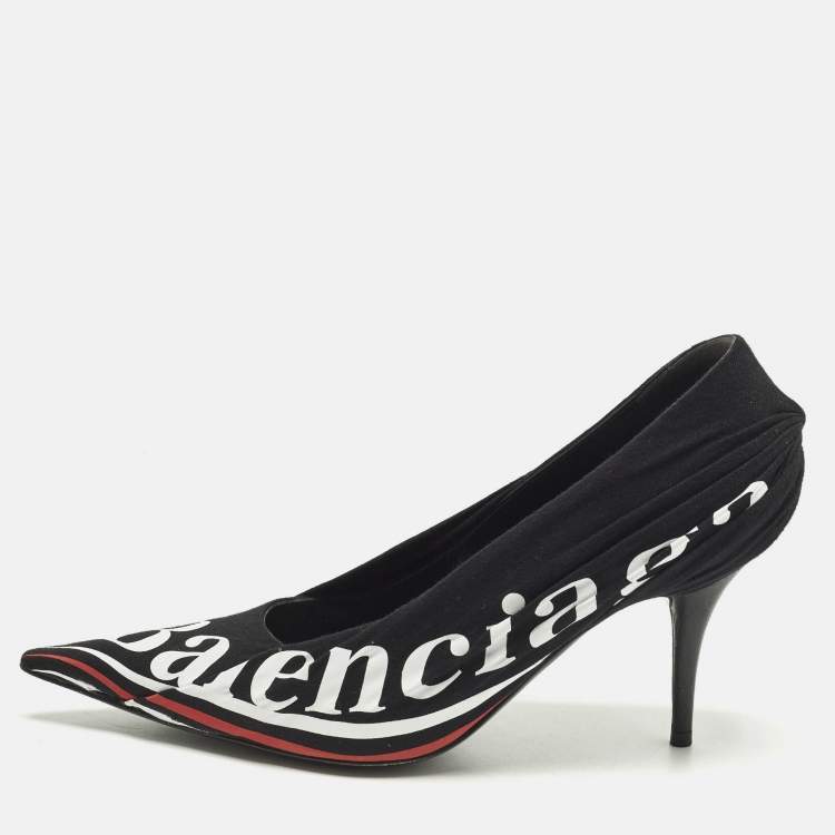 مملوكة مسبقًا Balenciaga Knife Size 38 Black Logo Print Fabric Pumps