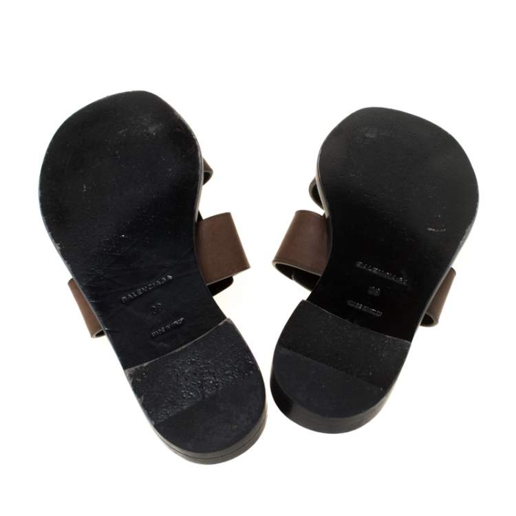 Pre Owned Balenciaga Dark Brown Leather Flip Lock Flat Slide Sandals Size 38