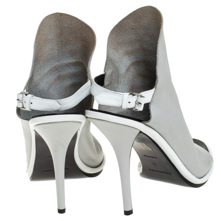 Pre Owned Balenciaga Grey/White Leather Glove Peep Toe Sandals Size 41