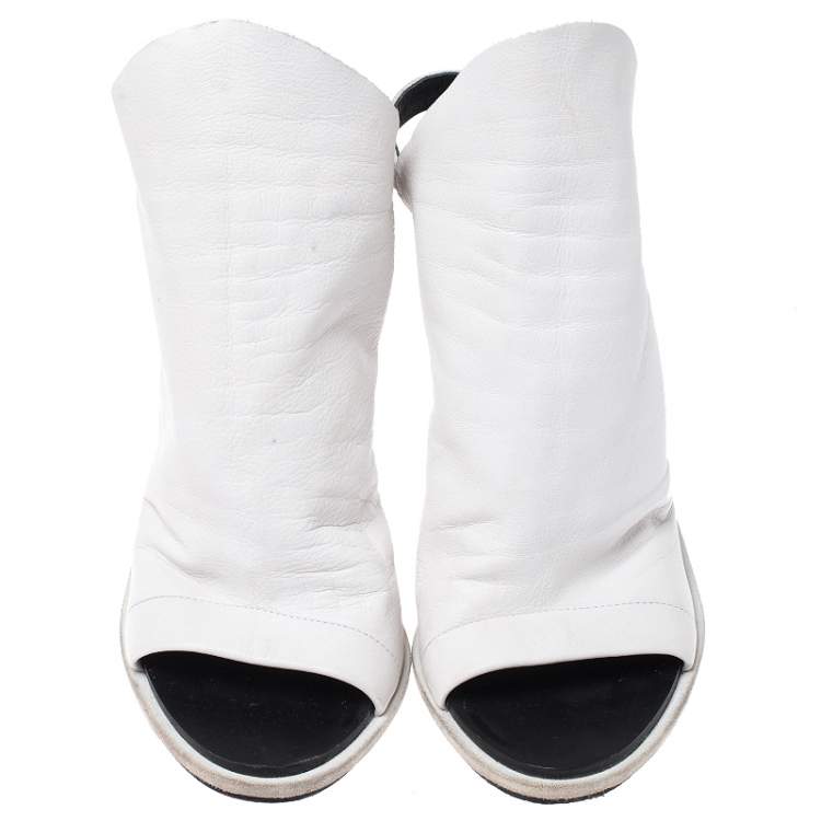 Pre Owned Balenciaga White Leather Open Toe Glove Slingback Sandals Size 40