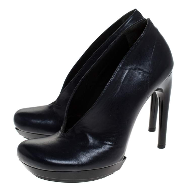 Pre Owned Balenciaga Dark Blue Leather Platform Pumps Size 36
