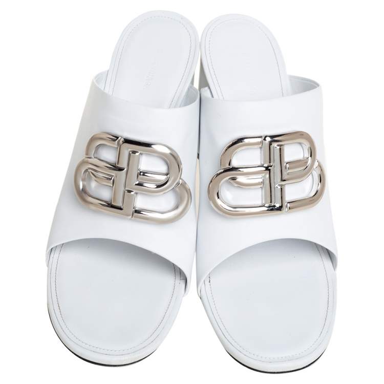 Pre Owned Balenciaga White Leather Oval Logo Slide Sandals Size 38