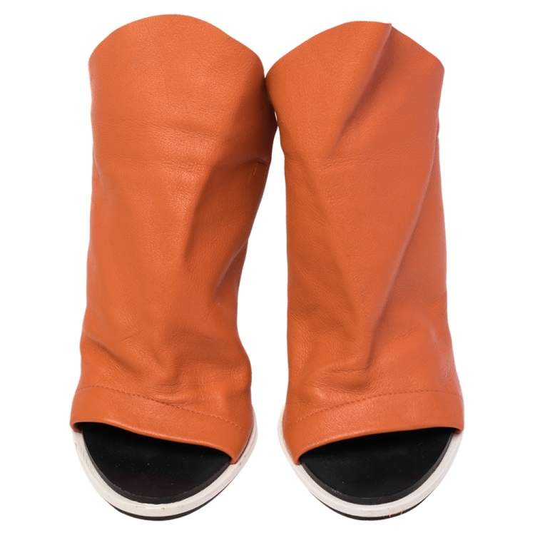 Pre Owned Balenciaga Orange Leather Glove Peep Toe Sandals Size 40