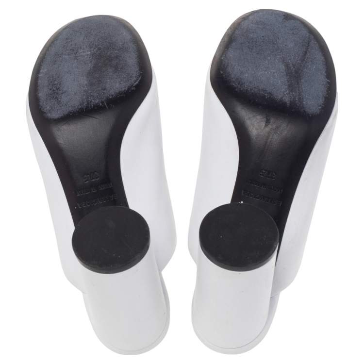 Pre Owned Balenciaga White Leather Oval Logo Block Heel Slide Sandals Size 37.5
