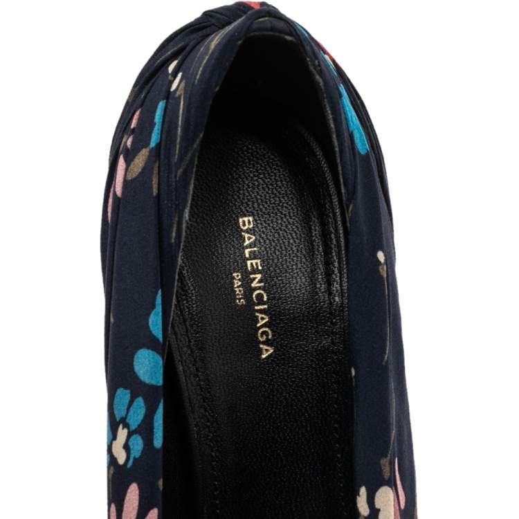 Pre Owned Balenciaga Navy Blue Fabric Flower Print  Pointed Toe Pumps Size 37