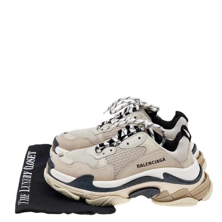 مملوكة مسبقًا Balenciaga Grey Mesh And Leather Triple S Sneakers Size 38