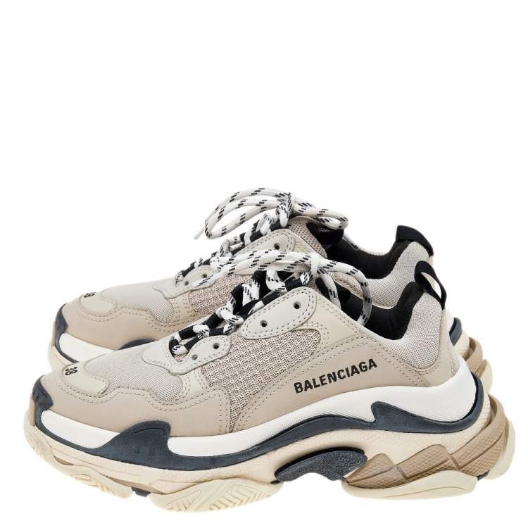 مملوكة مسبقًا Balenciaga Grey Mesh And Leather Triple S Sneakers Size 38