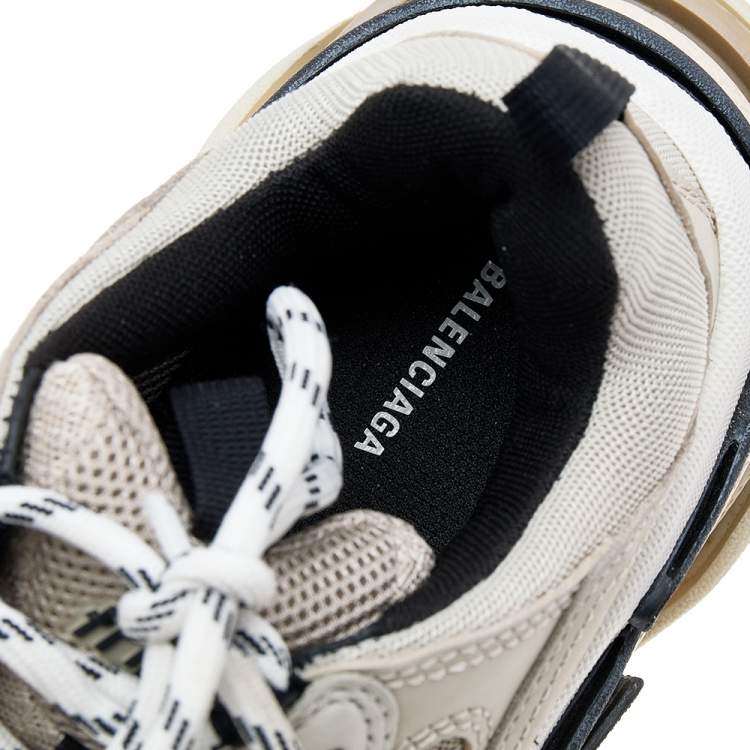 مملوكة مسبقًا Balenciaga Grey Mesh And Leather Triple S Sneakers Size 38