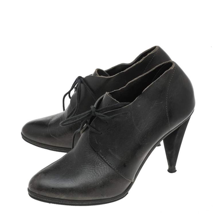 Pre Owned Balenciaga Black Leather Pointed Toe Lace Up  Ankle Boots Size 39
