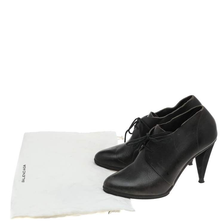 Pre Owned Balenciaga Black Leather Pointed Toe Lace Up  Ankle Boots Size 39