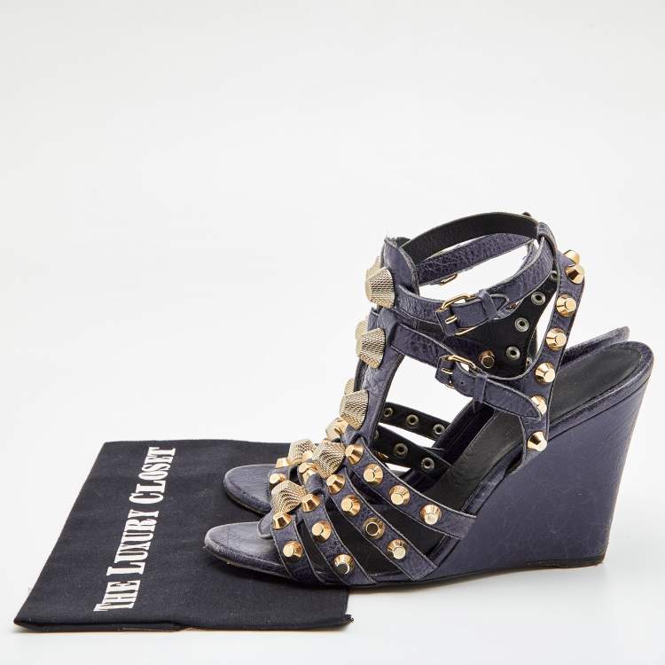 مملوكة مسبقًا Balenciaga Navy Blue Leather Arena Studded Gladiator Wedge Sandals Size 40
