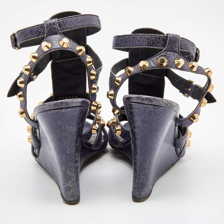 مملوكة مسبقًا Balenciaga Navy Blue Leather Arena Studded Gladiator Wedge Sandals Size 40