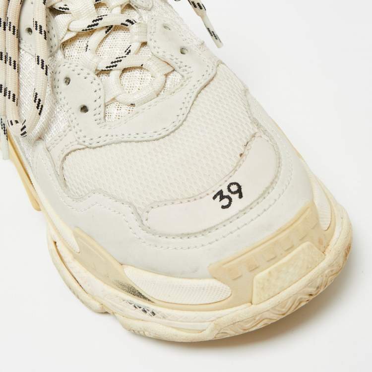 مملوكة مسبقًا Balenciaga Beige/Grey Mesh and Nubuck Leather Triple S Sneakers Size 39