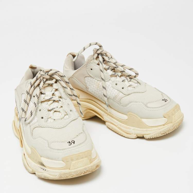 مملوكة مسبقًا Balenciaga Beige/Grey Mesh and Nubuck Leather Triple S Sneakers Size 39