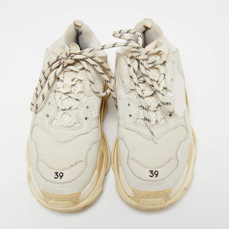 مملوكة مسبقًا Balenciaga Beige/Grey Mesh and Nubuck Leather Triple S Sneakers Size 39