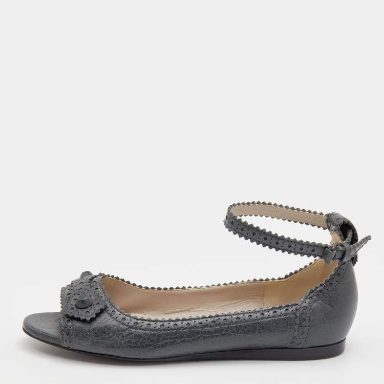 مملوكة مسبقًا Balenciaga Grey Leather Ankle Strap Ballerina Flats Size 37