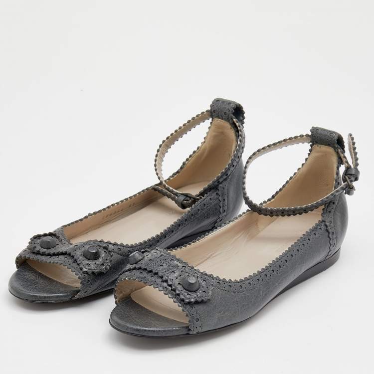 مملوكة مسبقًا Balenciaga Grey Leather Ankle Strap Ballerina Flats Size 37