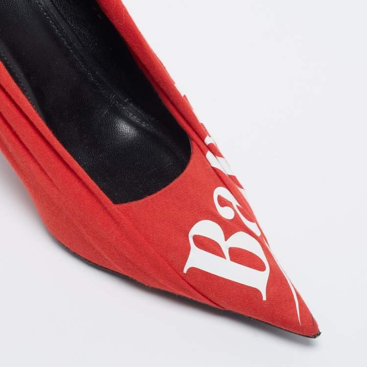 مملوكة مسبقًا Balenciaga Red Fabric And Leather Knife Logo Pointed Toe Pumps Size 38