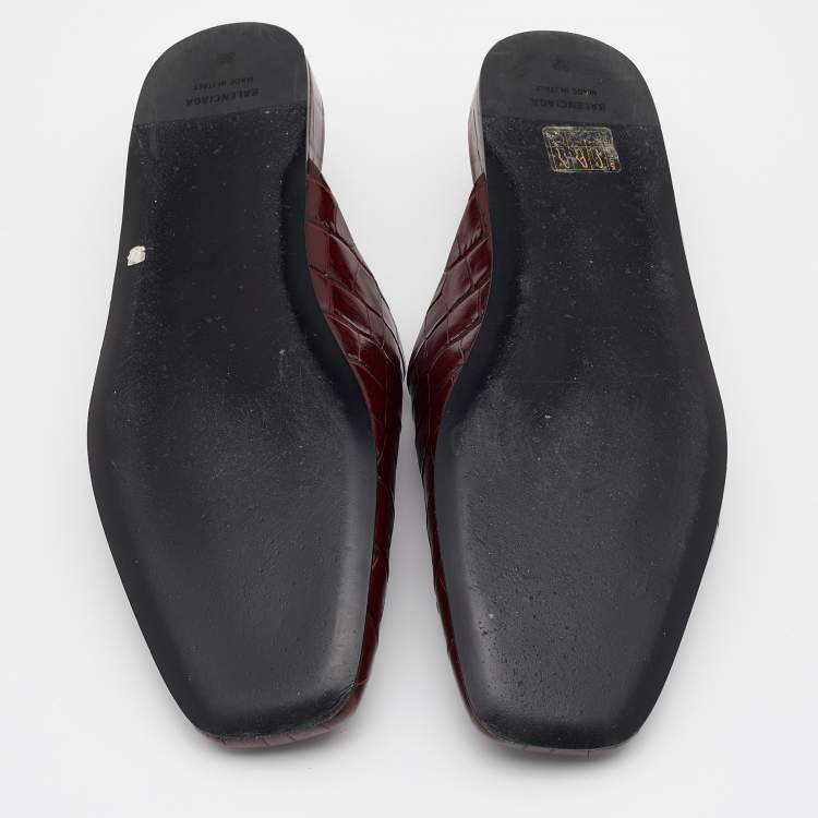 Pre Owned Balenciaga Burgundy Croc Embossed Leather Cosy BB Mule Size 39