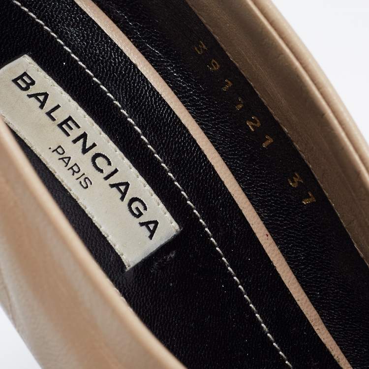 مملوكة مسبقًا Balenciaga Beige Leather Split Vamp Booties Size 37