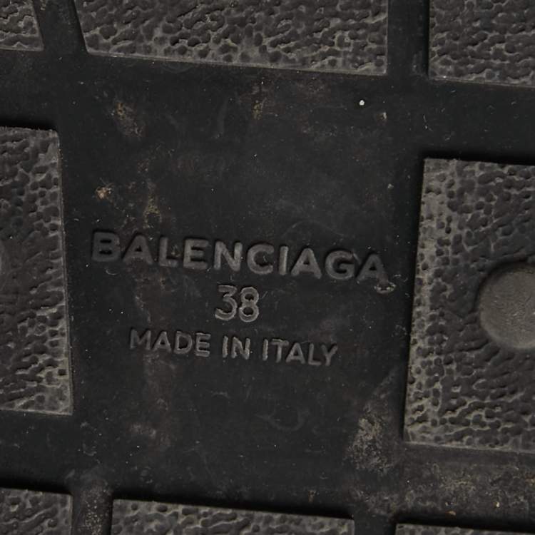 مملوكة مسبقًا Balenciaga Silver/Black Leather and Fabric Race Runner Sneakers Size 38