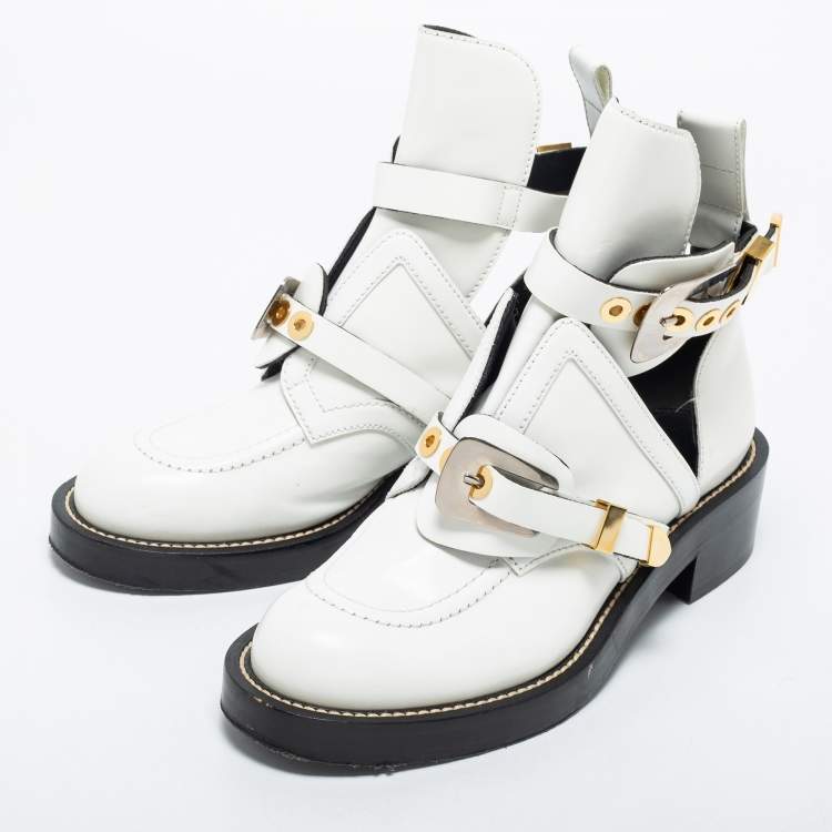 Balenciaga White Oval Leather Ankle Boots Ponystyle calfskin ref223085   Joli Closet