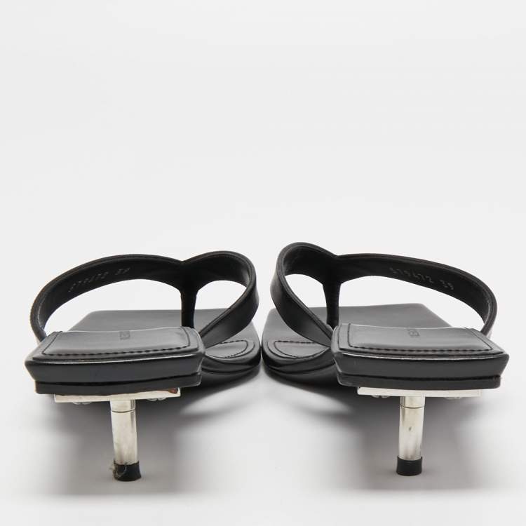 مملوكة مسبقًا Balenciaga Black Leather Square Toe Thong Slide Sandals Size 39