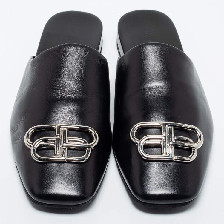 Pre Owned Balenciaga Black leather Cosy BB Flat Mules Size 39
