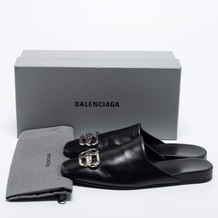 Pre Owned Balenciaga Black leather Cosy BB Flat Mules Size 39