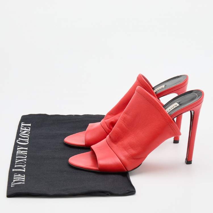 Pre Owned Balenciaga Red Leather Slide Sandals Size 36