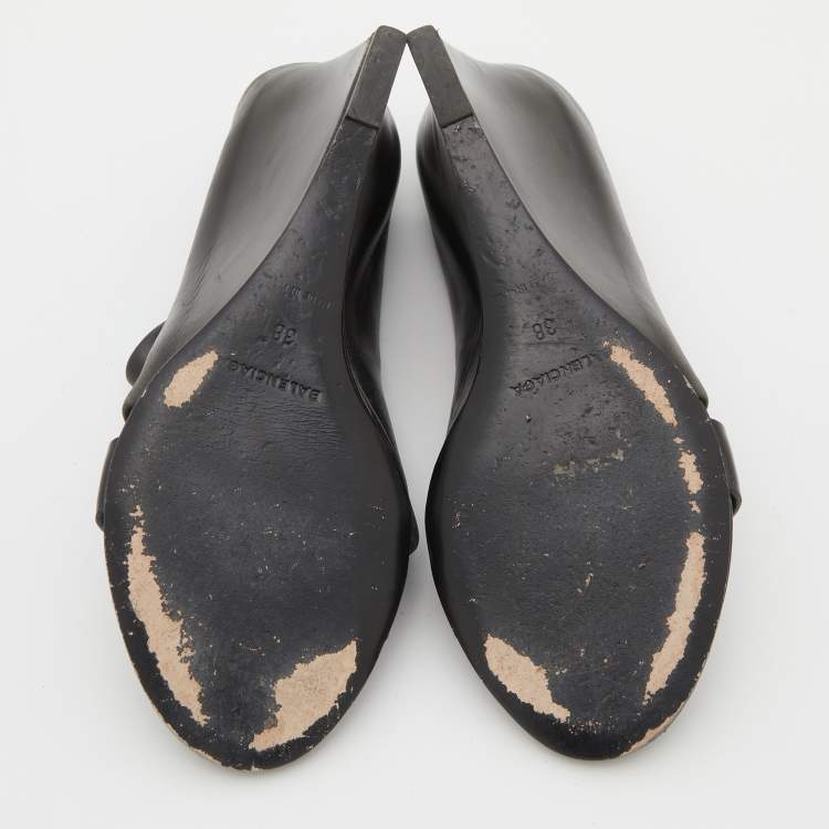 مملوكة مسبقًا Balenciaga Black Leather Studded Arena Wedge Mules Size 38